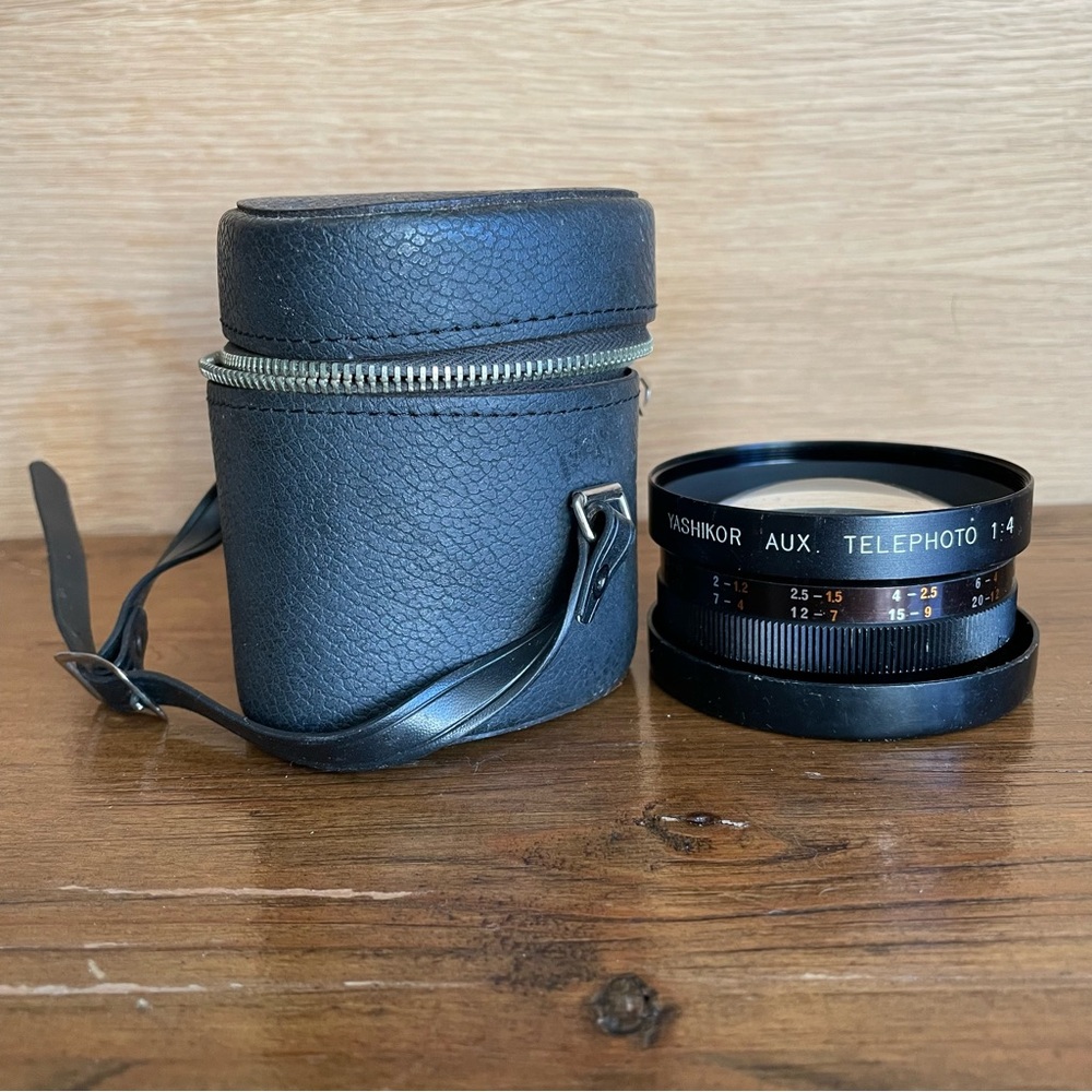 Yashikor Vintage 70s AUX Telephoto 1:4 Lens Adapter Y912 with Case